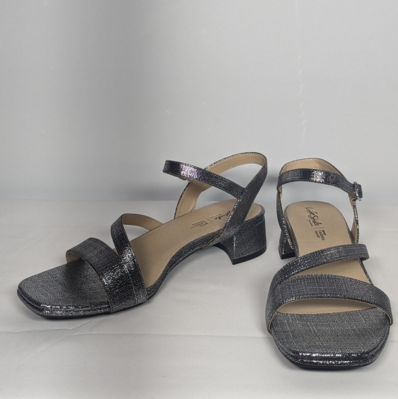 NEW Life Stride Womens Julep Ankle Strap Sandal Heeled Sandal Sz 11 Wide silver - Picture 2 of 4